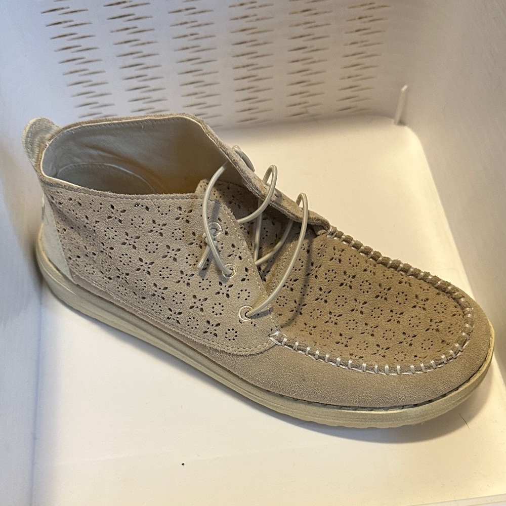 Hey Dude Beige Moccasins - Picture 10 of 14